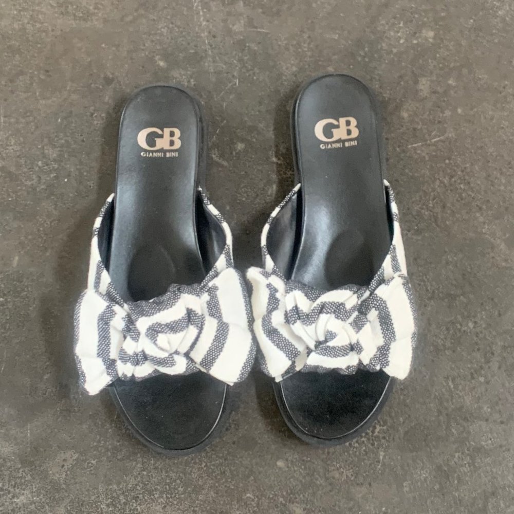 Gianni Bini Women's Knotted Bow Slides